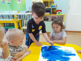 Праздничный салют группы Колобок.